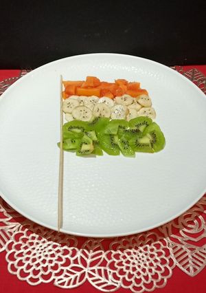 A picture of Tricolour Fruits Chaat.