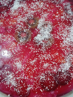 Una foto de Tarta de fruta con crema pastelera y gelatina