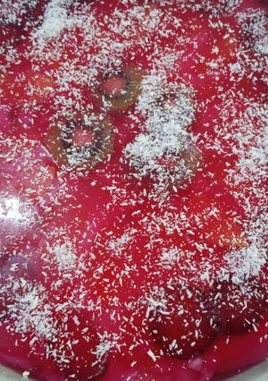 Una foto de Tarta de fruta con crema pastelera y gelatina