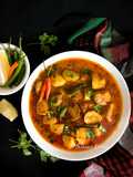 Gathi Kochur Dum (Colocasia Curry - Bong Style)