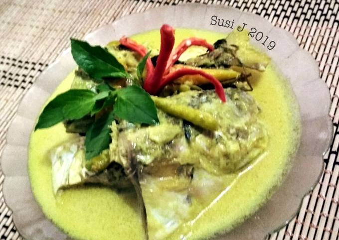 Gulai kuning ikan selar