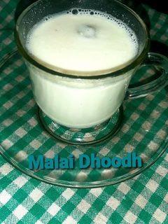 मलाई दूध (malai doodh recipe in Hindi) रेसिपी मुख्य फोटो