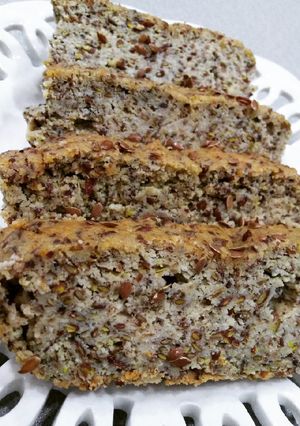 A picture of Keto flaxseed bread.