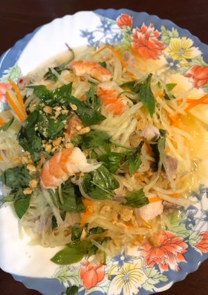 Hình của món Gỏi đu đủ tôm thịt.
