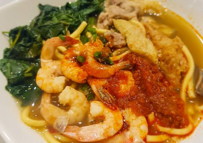 Cara Gampang Membuat Spicy prawn noodle yang Enak Banget