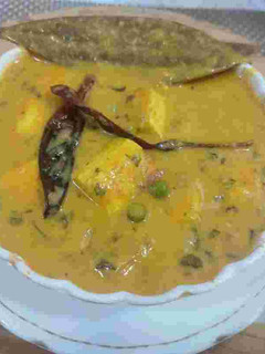 A picture of Paneer green peas masala curry.
