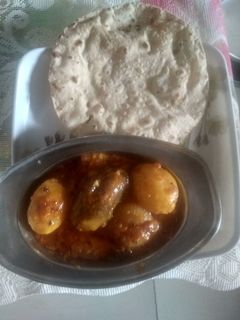 ભરેલા બટાકા રીંગણા નુ શાક(Bharela bataka&Rigana. Nu saak recipe in gujarati) રેસીપી મુખ્ય ફોટો