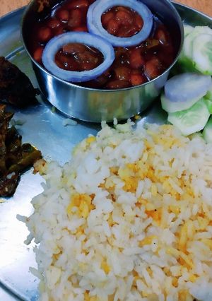 A picture of Rajma rice and bharwa parval.