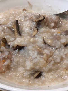 芋頭香菇排骨粥 的食譜成品照片
