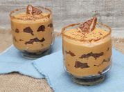 Una foto de chocotorta en vaso