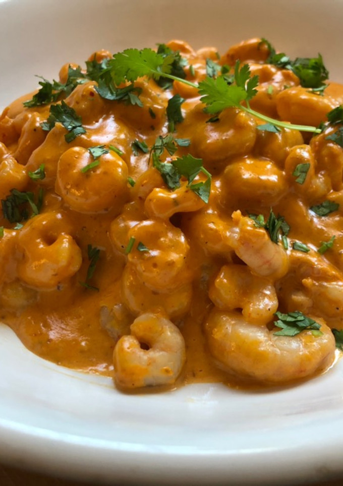 Una foto de Gambas con sobrasada y dátiles