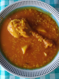 Una foto de |ARROZ con pollo CALDOSO| J.M. García