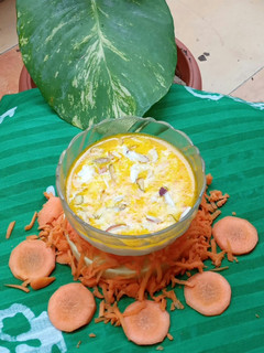 કેરટ ખીર(Carrot kheer recipe in Gujarati) રેસીપી મુખ્ય ફોટો