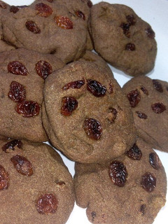A picture of Chocolate raisins cookies.