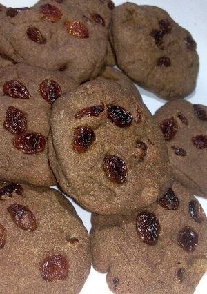 A picture of Chocolate raisins cookies.