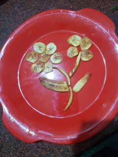 કાચા કેળાની ચિપ્સ(Kacha kela chips recipe in Gujarati) રેસીપી મુખ્ય ફોટો