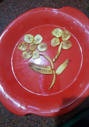 કાચા કેળાની ચિપ્સ(Kacha kela chips recipe in Gujarati) રેસીપી મુખ્ય ફોટો