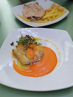 Una foto de Bacalao con salsa de piquillos