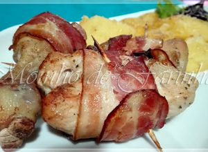 Foto de Frango com bacon assado na cerveja