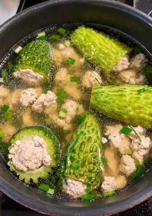 Hình của món Canh Khổ Qua Nhật (Goya) Nhồi Thịt.