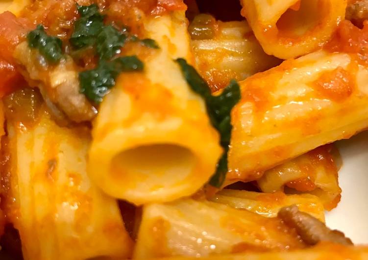 Rigatoni a la bolognesa