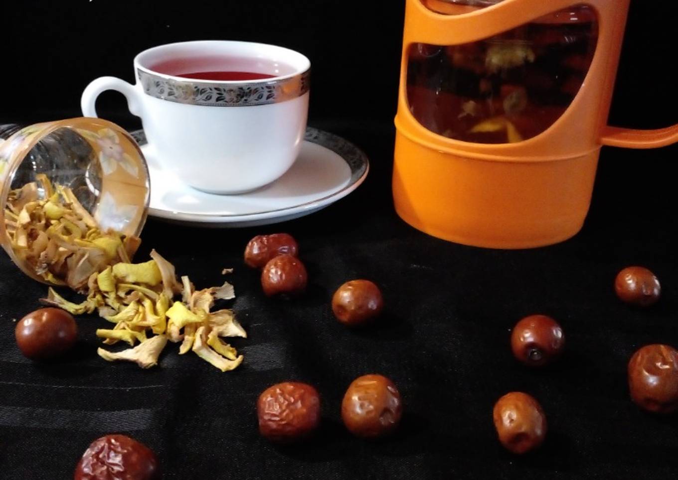 Jujube and apple peel tea