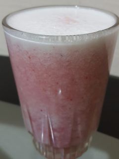 صورة لوصفة عصير الشمام بالفراولة 🍓🍓