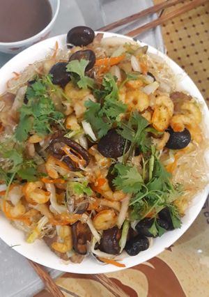 Hình của món Miến khô xào thập cẩm.