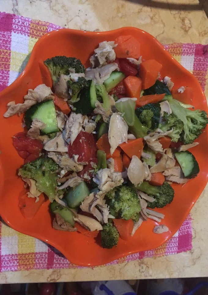 Una foto de Ensalada de pollo