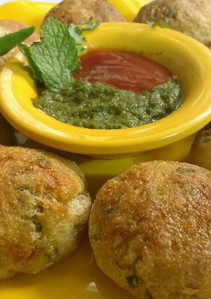 A picture of Stuffed baked rava cutlete.