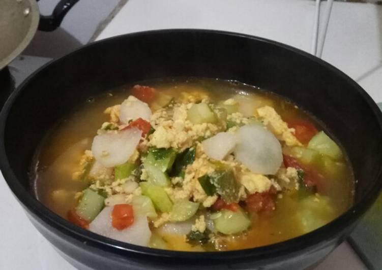 Resep: Sup Tomat Timun Lobak Simpel