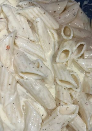 A picture of Alfredo Sauce.