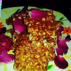 A picture of Jaggery chikki.