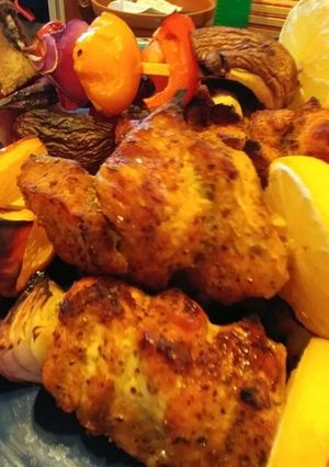 A picture of Fast BBQ turkey kebobs.