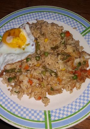 Una foto de Arroz frito 3 delicias a mi manera