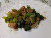 A picture of chicken and leek stir-fry