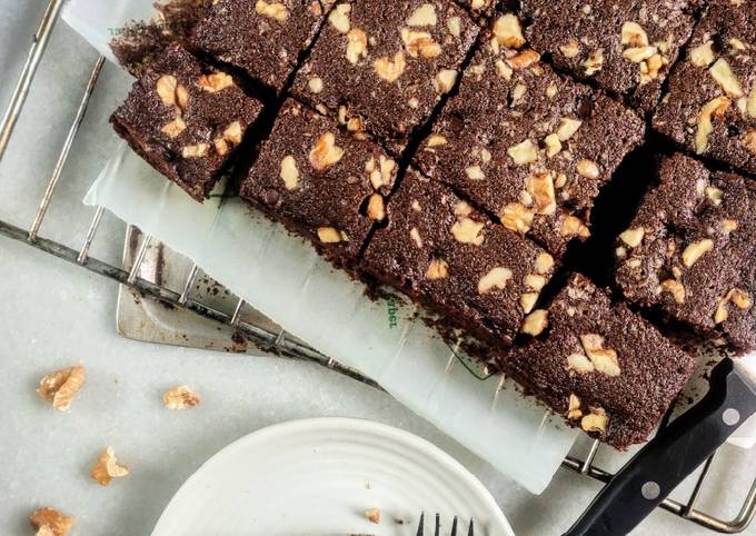 Recipe: Perfect Eggless walnut brownie