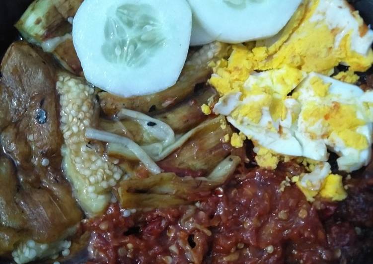 Telor penyet Sambel terasi