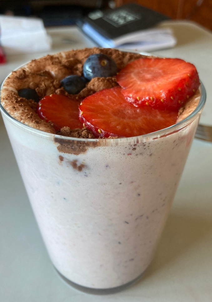 Una foto de Smoothie arándanos y fresa
