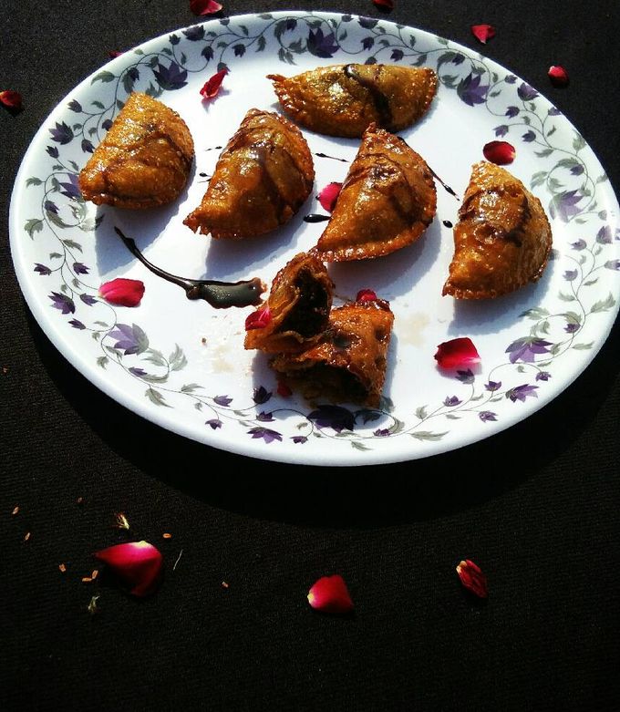 A picture of Chocolate kalakand gujiya.