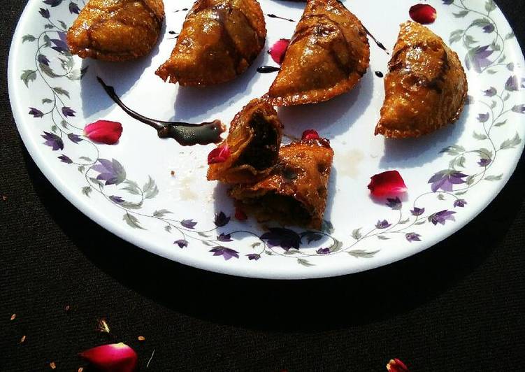 Chocolate kalakand gujiya