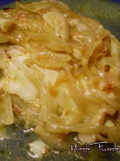 Una foto de Bacalao fresco encebollado a mi manera