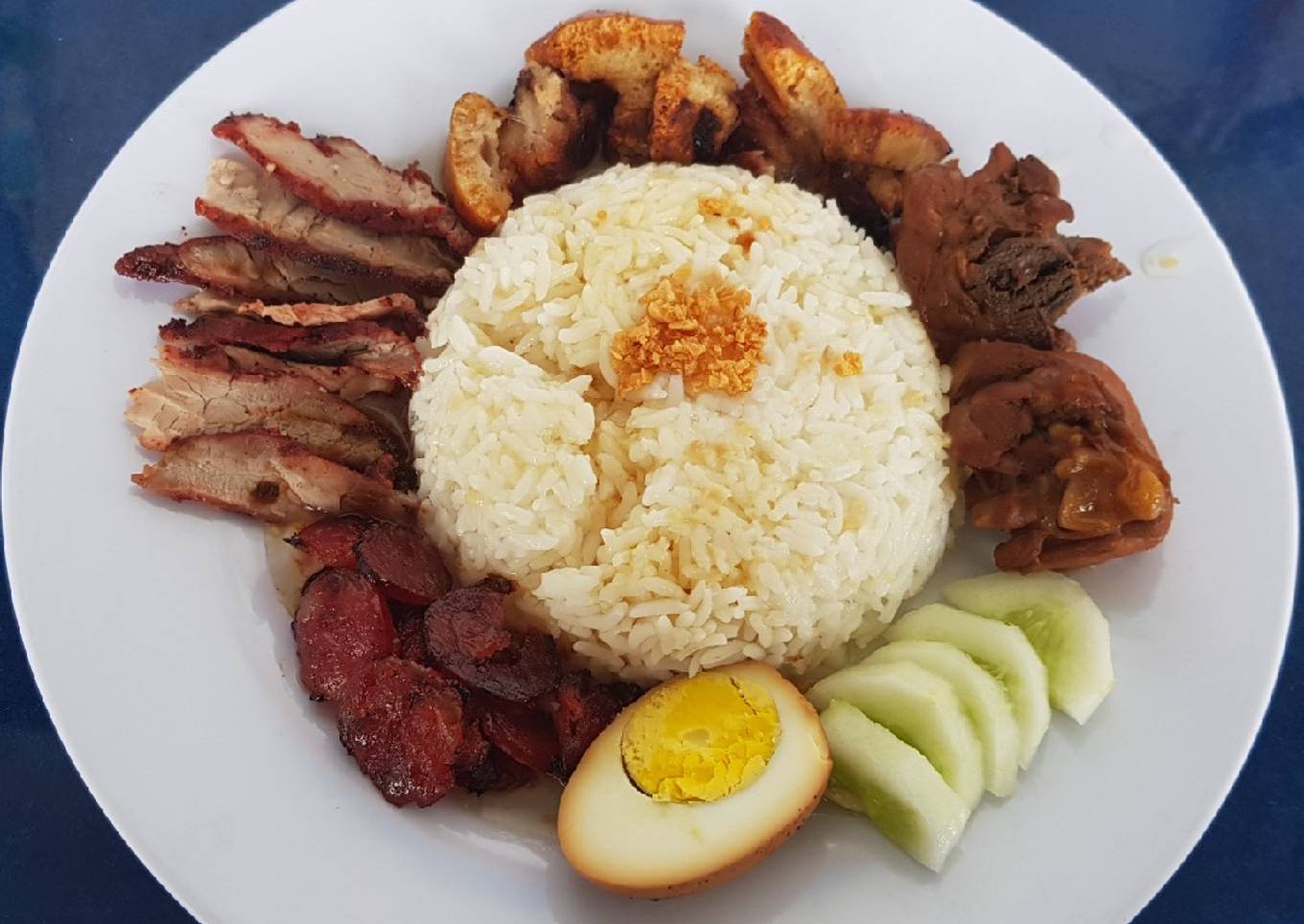 Koipeng (nasi campur babi)