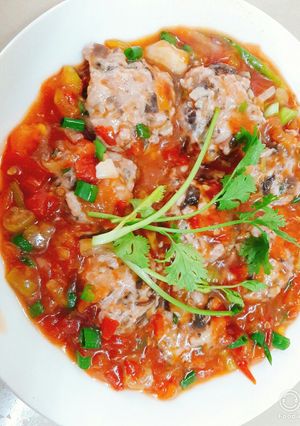 Hình của món Thịt viên nhồi nấm sauce cà chua.