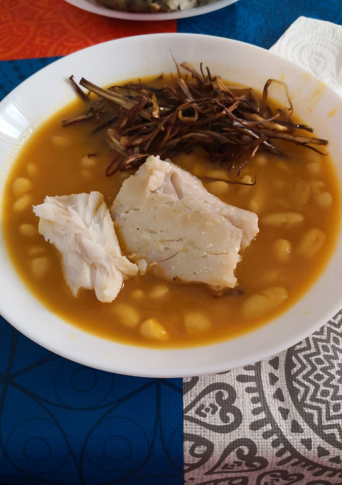 Una foto de Habichuelas con puerro y bacalao