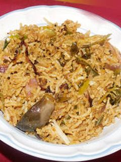 சுவை நிறைந்த கத்திரிக்காய் மசாலா பிரியானி(brinjal masala biryani recipe in tamil) செய்முறை முக்கிய புகைப்படம்
