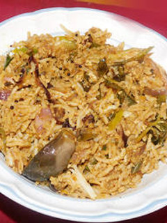 சுவை நிறைந்த கத்திரிக்காய் மசாலா பிரியானி(brinjal masala biryani recipe in tamil) செய்முறை முக்கிய புகைப்படம்