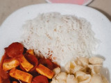 Salchichas en salsa, con queso