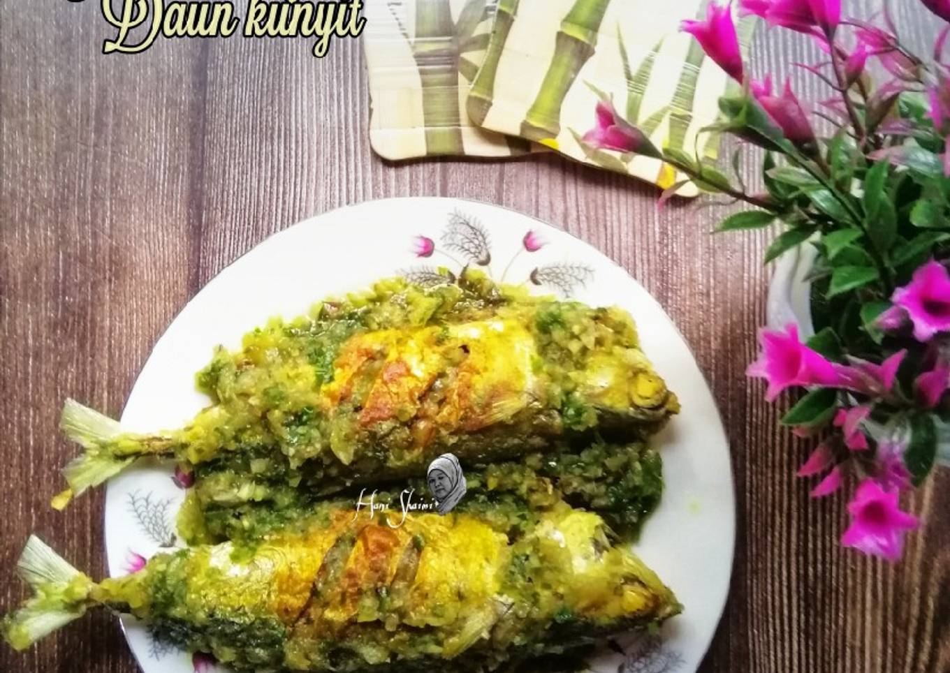 Ikan kembong goreng cili daun kunyit