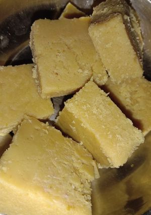 A picture of Khoya burfi.